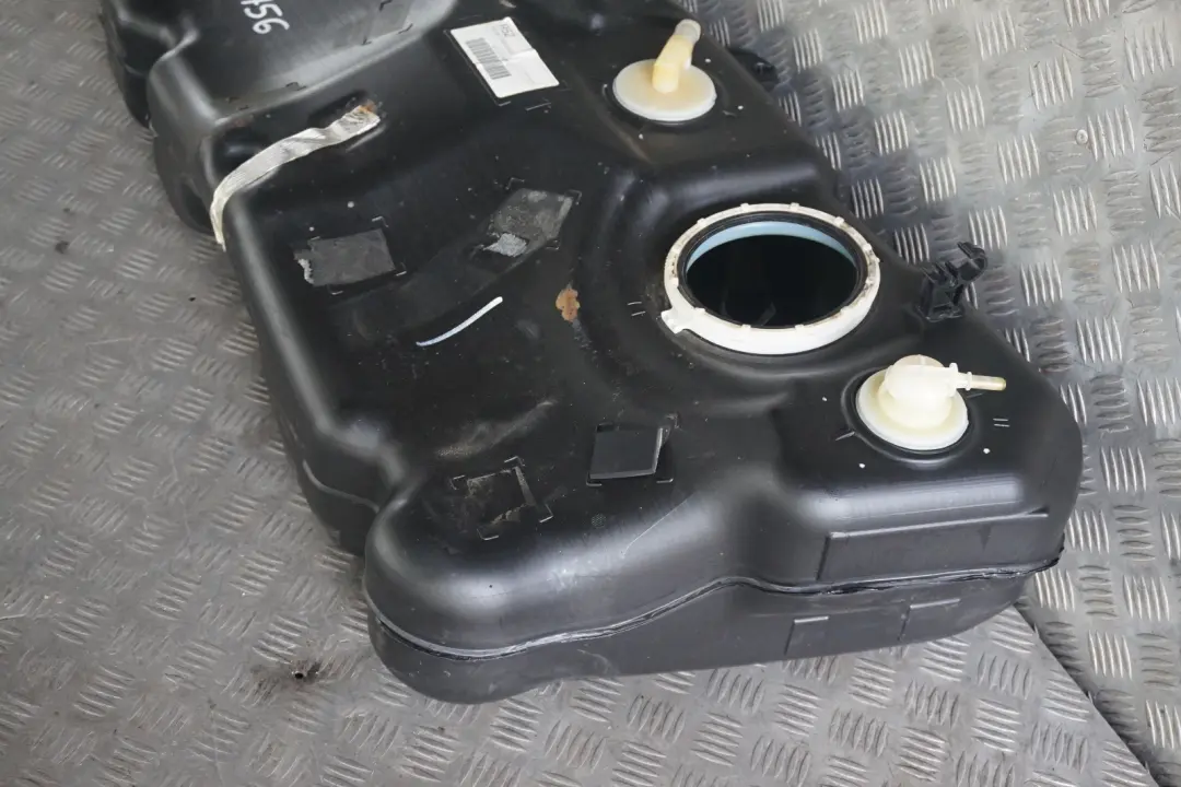 Bare Deposito Gasolina 50L para Mini Cooper One R50 R52 con número de pieza 6763756 Mini Cooper One R50 R52 Bare Deposito Gasolina 50L - SKU 6763756 - Número de pieza 6763756