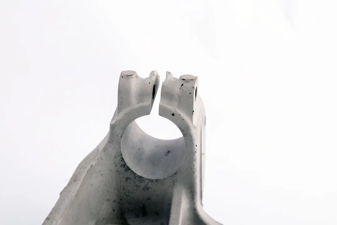 BMW E81 E87 E90 E91 LCI Support Roue Essieu Avant Suspension Moyeu Gauche - SKU 6764443 - Numéro de pièce 6764443