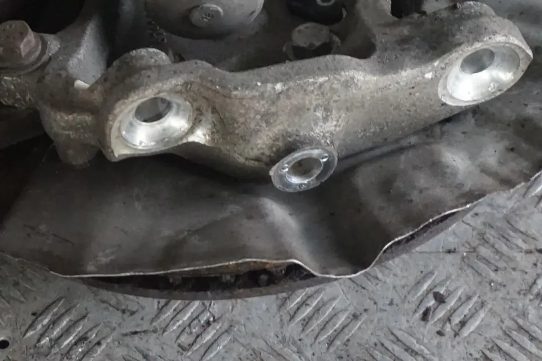 M54 Amortyzator zwrotnica lewy przód do BMW E60 525i o numerze 6764457 BMW E60 525i M54 Amortyzator zwrotnica lewy przód - SKU 6764457-7 - Numer Części 6764457