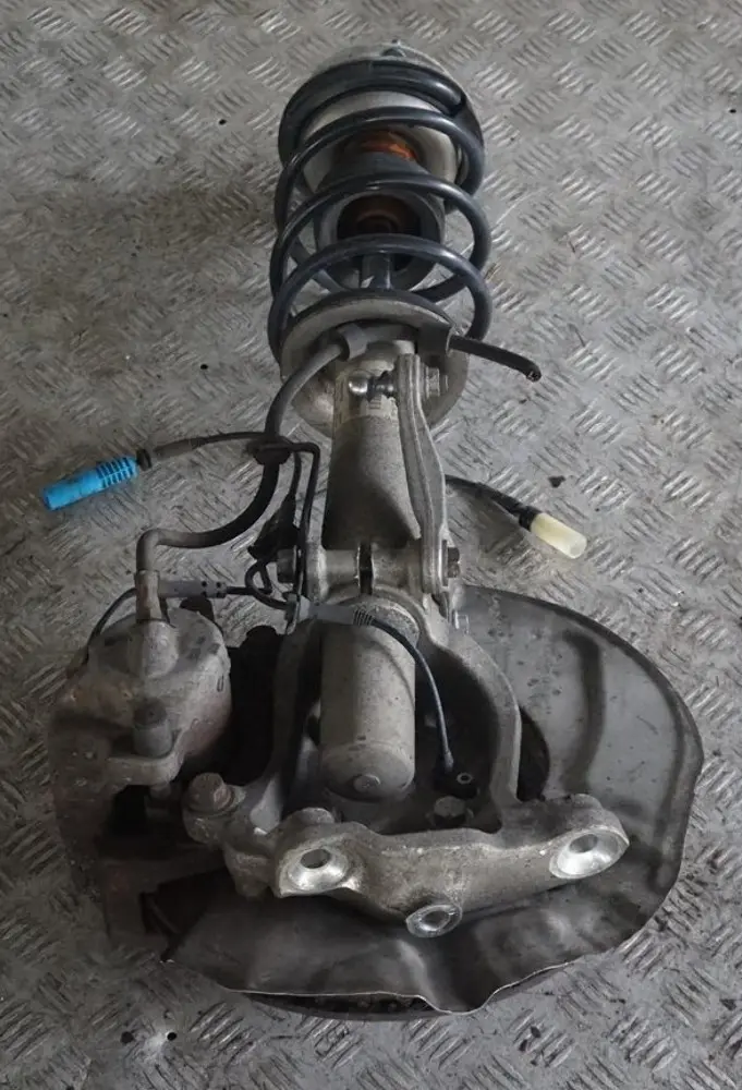 M54 Delantero Izquierdo Muelle Strut Pierna Pinza De Freno para BMW E60 525i con número de pieza 6764457 BMW E60 525i M54 Delantero Izquierdo Muelle Strut Pierna Pinza De Freno - SKU 6764457-7 - Número de pieza 6764457