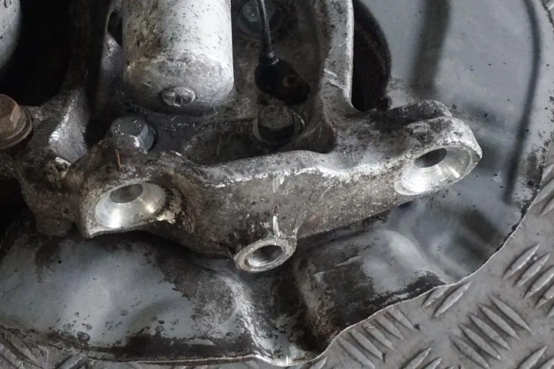 M54 170PS Stoßdämpfer Federbein vorne links Bremssattel für BMW 5 er E60 520i mit Teilenummer 31326764457 BMW 5 er E60 520i M54 170PS Stoßdämpfer Federbein vorne links Bremssattel - SKU 6764457 - Teilenummer 31326764457