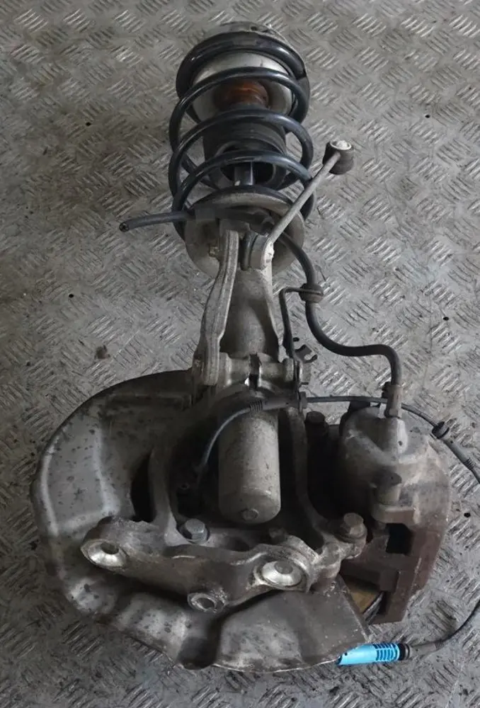 M54 Front Right O/S Spring Strut Leg Brake Caliper to BMW 5 Series E60 525i with Part number 6764458 BMW 5 Series E60 525i M54 Front Right O/S Spring Strut Leg Brake Caliper - SKU 6764458-4 - Part number 6764458