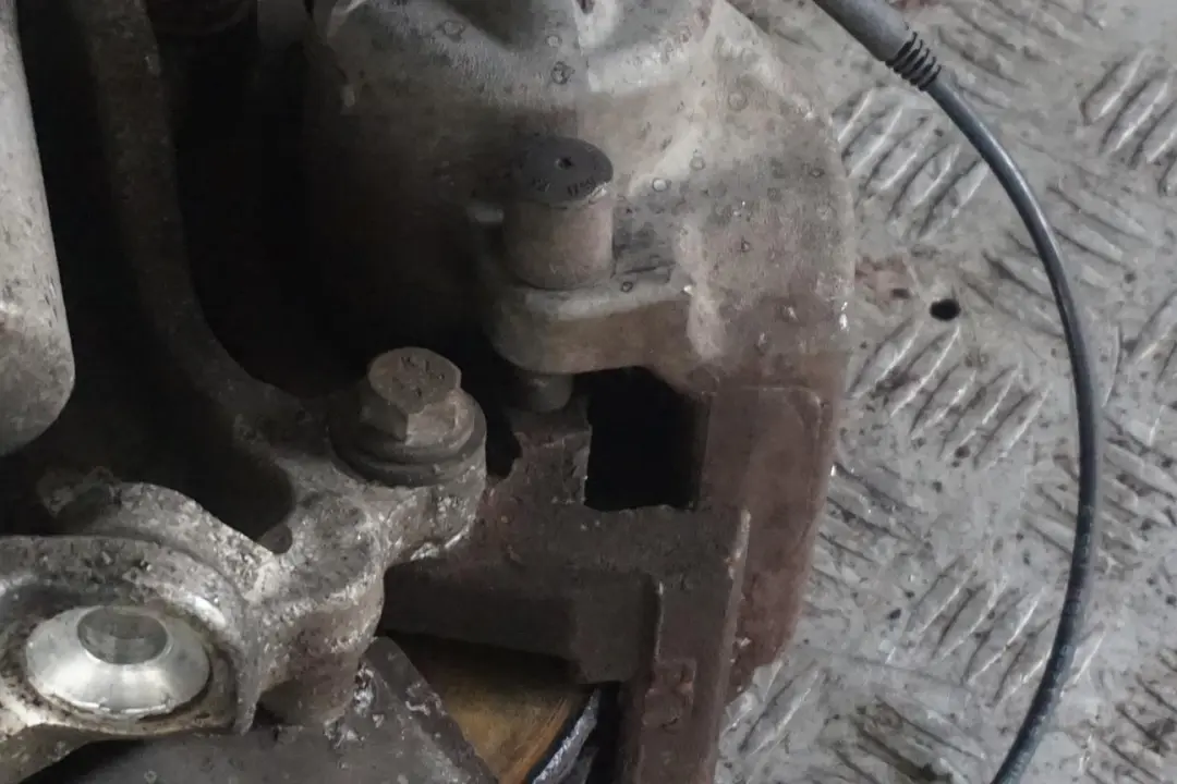 Reihe E60 525i M54 Stoßdämpfer Federbein Vorn Links BMW 5 - SKU 6764458-4 - Teilenummer 6764458
