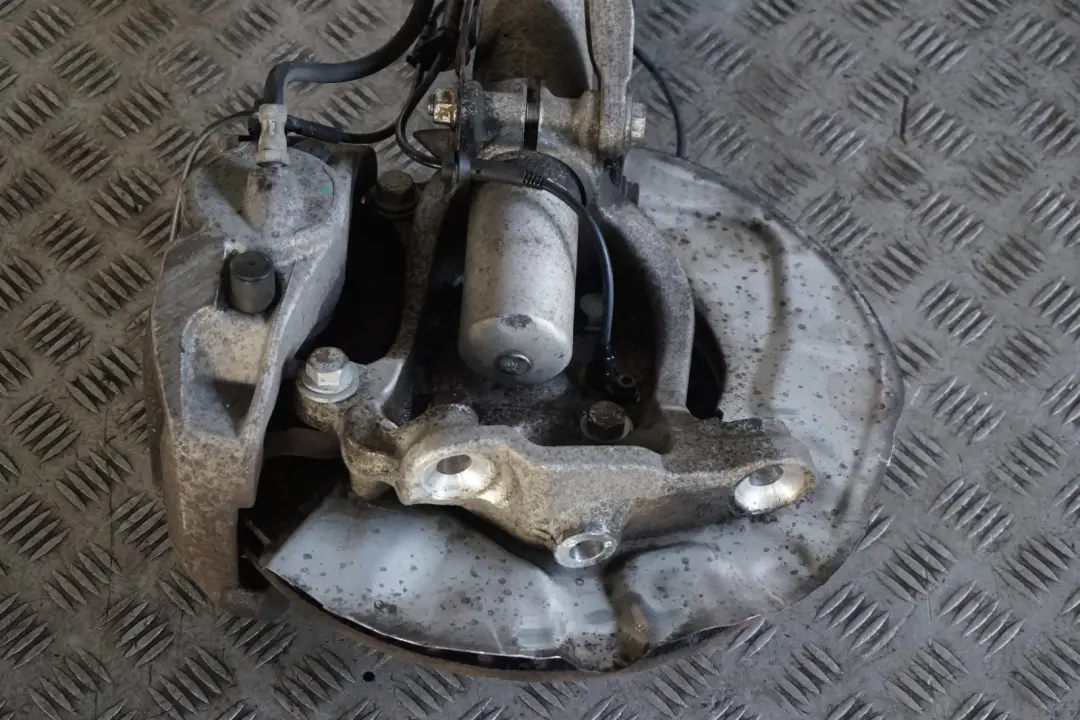 M54 Zwrotnica lewa amortyzator 231HP do BMW E60 530i o numerze 6764459 BMW E60 530i M54 Zwrotnica lewa amortyzator 231HP - SKU 6764459 - Numer Części 6764459