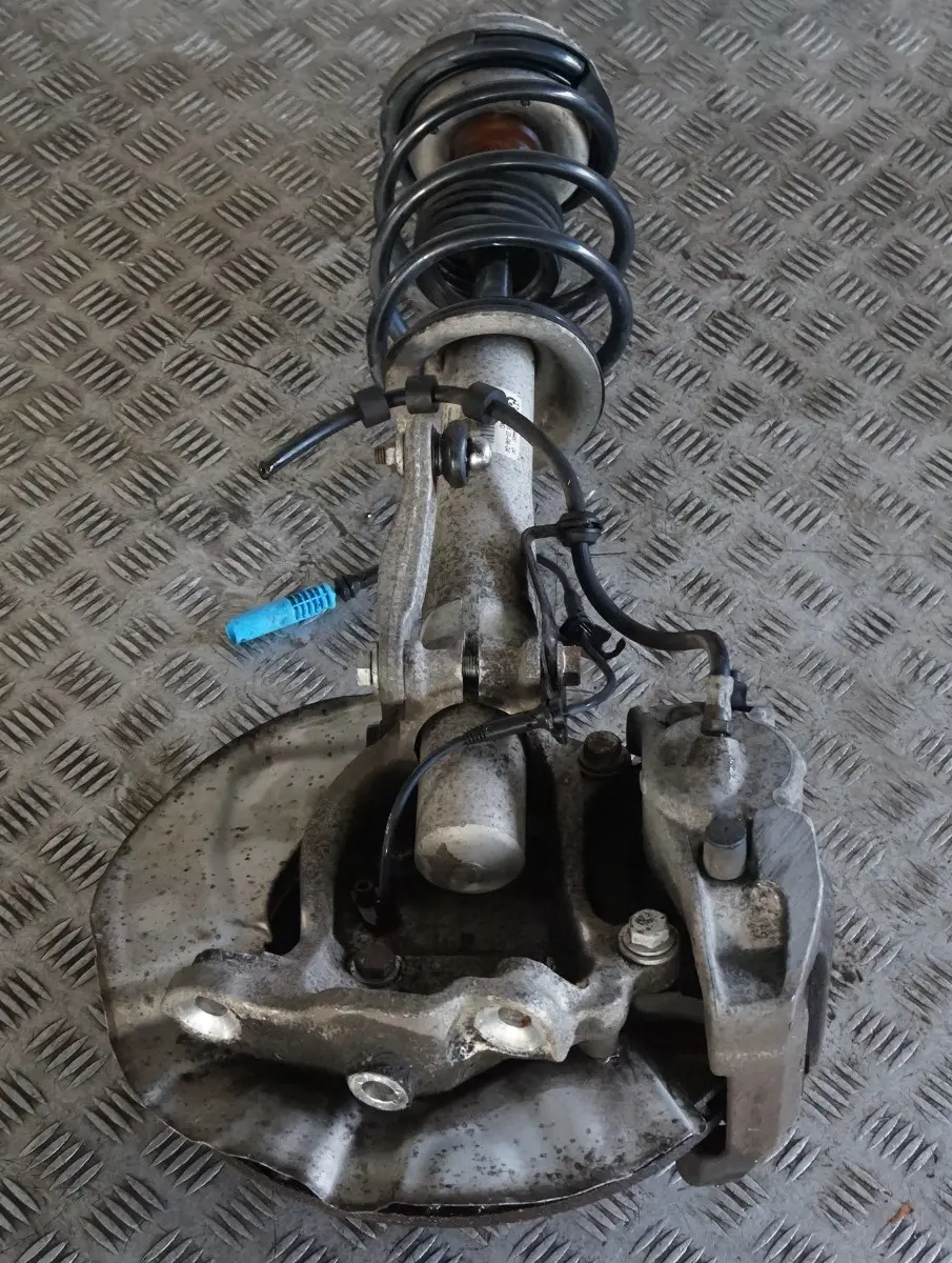 BMW 5 er E60 530i M54 Federbein Nabenbremssattel Vorn Rechts - SKU 6764460-1 - Teilenummer 6764460