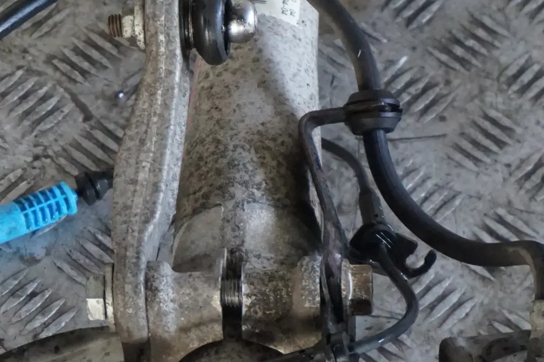 M54 Federbein Nabenbremssattel Vorn Rechts für BMW 5 er E60 530i mit Teilenummer 6764460 BMW 5 er E60 530i M54 Federbein Nabenbremssattel Vorn Rechts - SKU 6764460-1 - Teilenummer 6764460
