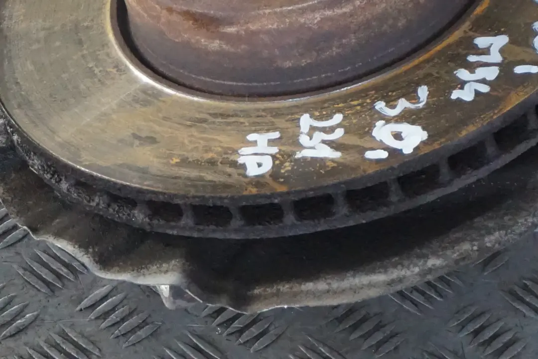 M54 Federbein Nabenbremssattel Vorn Rechts für BMW 5 er E60 530i mit Teilenummer 6764460 BMW 5 er E60 530i M54 Federbein Nabenbremssattel Vorn Rechts - SKU 6764460 - Teilenummer 6764460