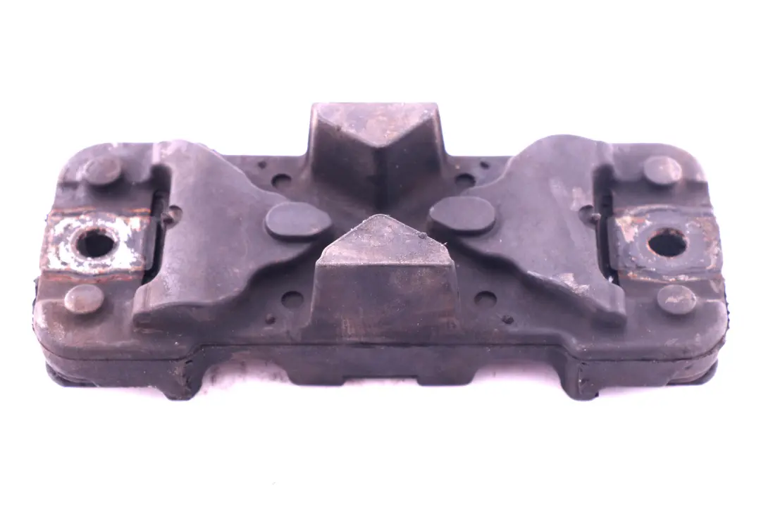 Tłumik Drgań Skrzyni Biegów do BMW E60 E61 E63 530i 630i o numerze 6764617 BMW E60 E61 E63 530i 630i Tłumik Drgań Skrzyni Biegów - SKU 6764617 - Numer Części 6764617