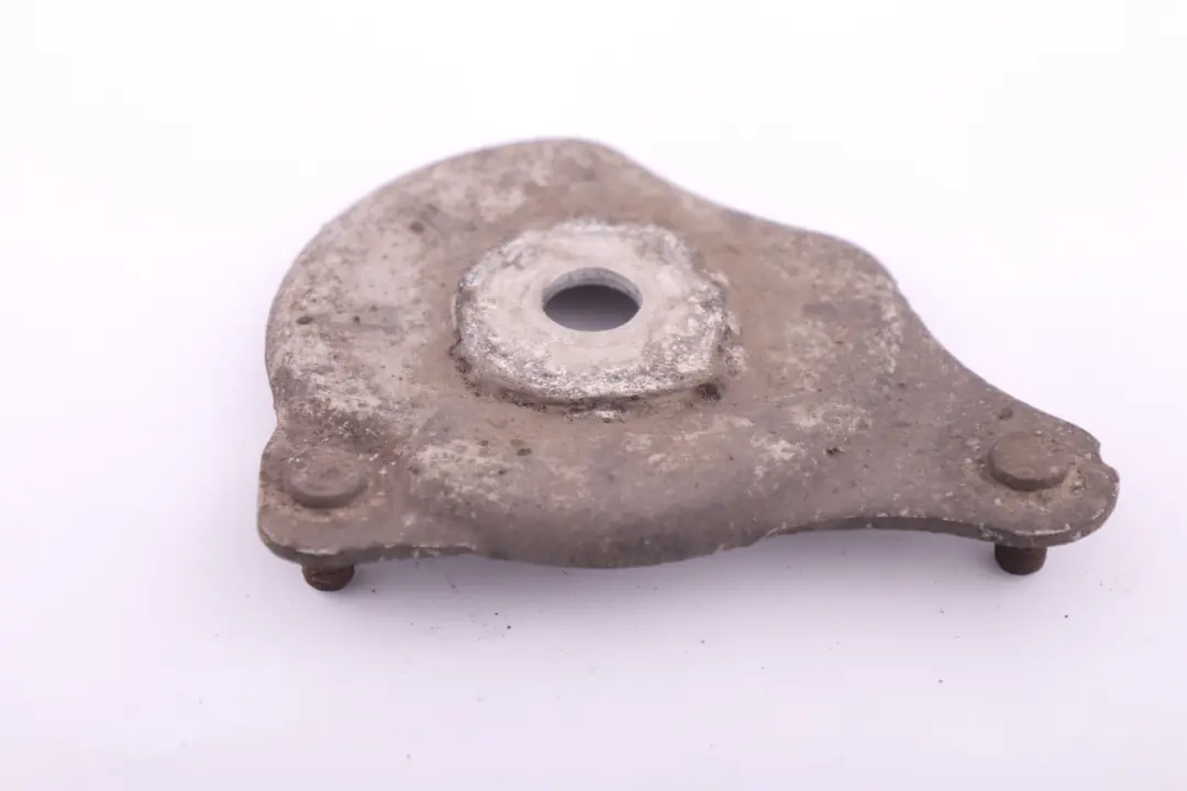 Anschlagscheibe Posteriore Destra per BMW E60 E61 E63 E64 con numero di parte 6764890 BMW E60 E61 E63 E64 Anschlagscheibe Posteriore Destra - SKU 6764890 - Numero di parte 6764890