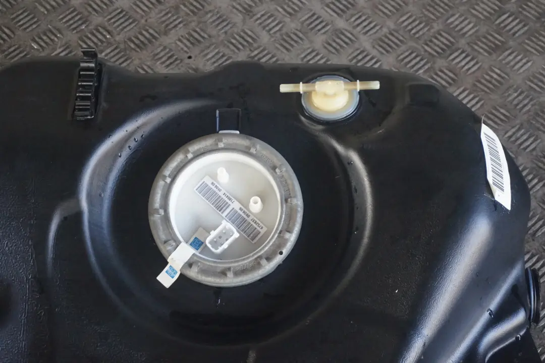 BMW 7 E65 E66 E67 Reservoir de Carburant Essence - SKU 6764960-1 - Numéro de pièce 6764960