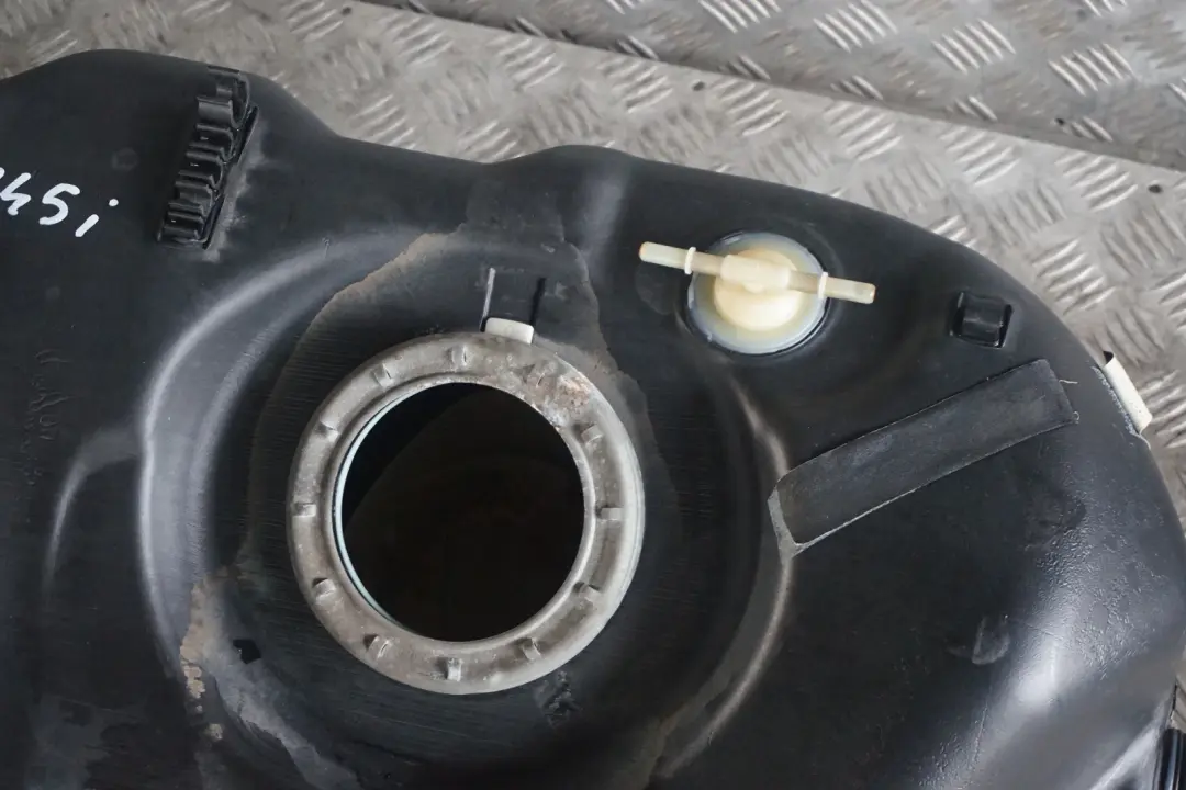 BMW 7 E65 E66 E67 Reservoir de Carburant Essence - SKU 6764960-1 - Numéro de pièce 6764960