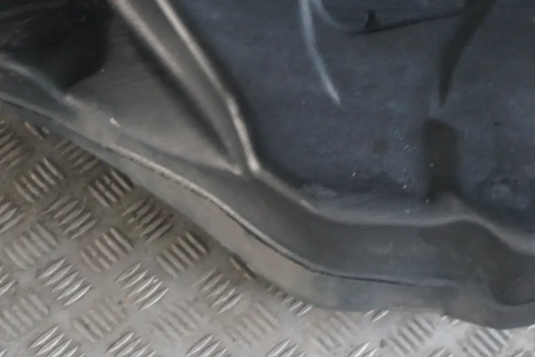 BMW E65 E66 E67 Bak Zbiornik Paliwa Benzyna - SKU 6764960-1 - Numer Części 6764960