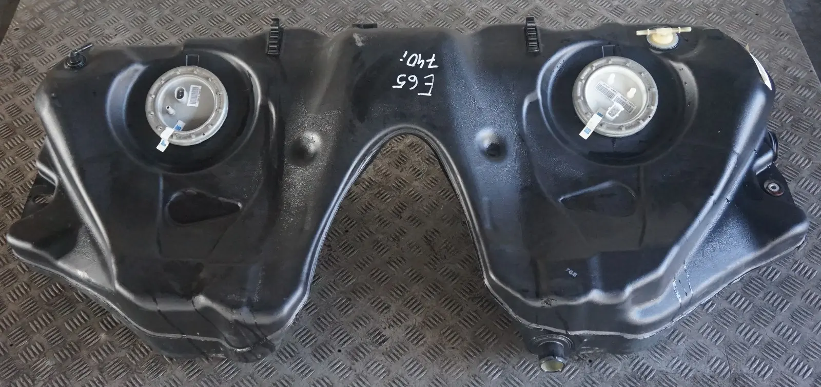 BMW 7 Serie E65 E66 E67 Completer Reservoir de Carburant Essence 6764960