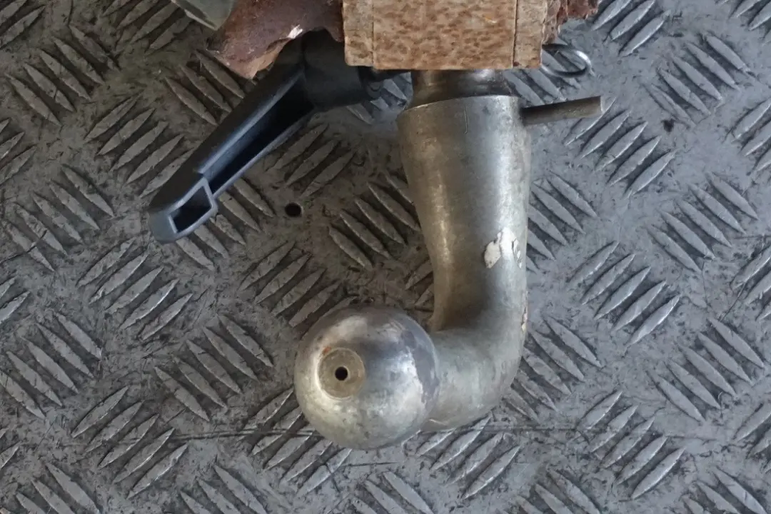 Towsure Towing Hitch Tow Bar Towbar Trailer Hook to BMW 1 Series E81 E87 with Part number 6765340 BMW 1 Series E81 E87 Towsure Towing Hitch Tow Bar Towbar Trailer Hook - SKU 6765340 - Part number 6765340