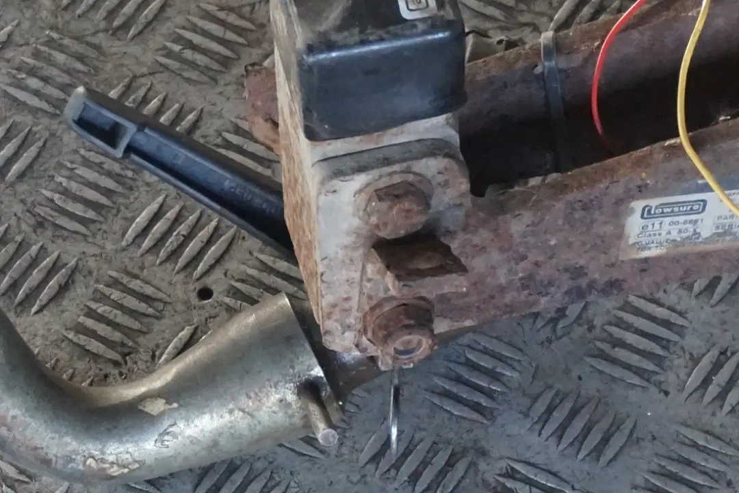 Towsure Towing Hitch Tow Bar Towbar Trailer Hook to BMW 1 Series E81 E87 with Part number 6765340 BMW 1 Series E81 E87 Towsure Towing Hitch Tow Bar Towbar Trailer Hook - SKU 6765340 - Part number 6765340