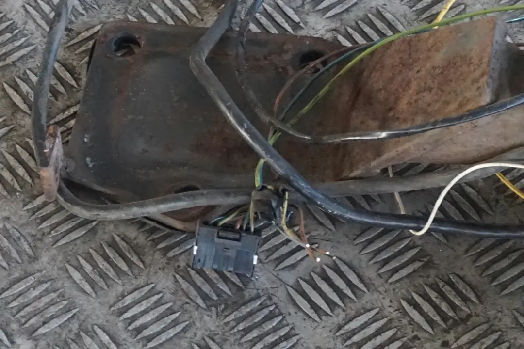 Towsure Towing Hitch Tow Bar Towbar Trailer Hook to BMW 1 Series E81 E87 with Part number 6765340 BMW 1 Series E81 E87 Towsure Towing Hitch Tow Bar Towbar Trailer Hook - SKU 6765340 - Part number 6765340