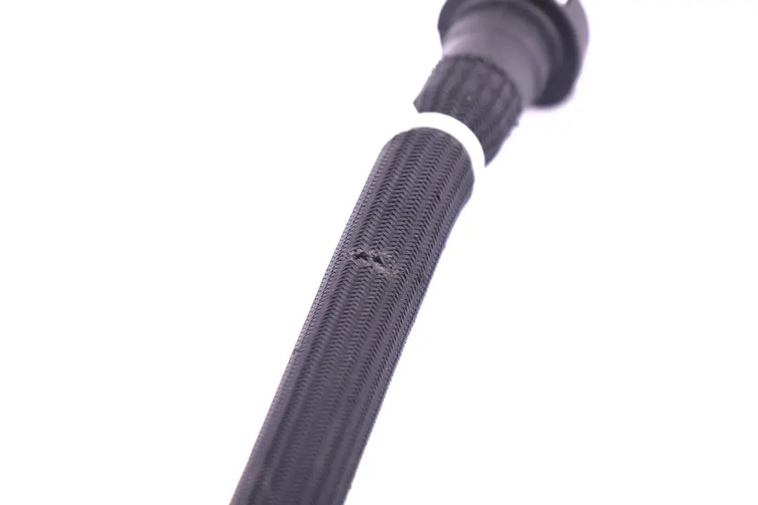 Tubo Respiradero del Deposito Combustible para BMW E90 E91 E92 E93 con número de pieza 6765748 BMW E90 E91 E92 E93 Tubo Respiradero del Deposito Combustible - SKU 6765748 - Número de pieza 6765748