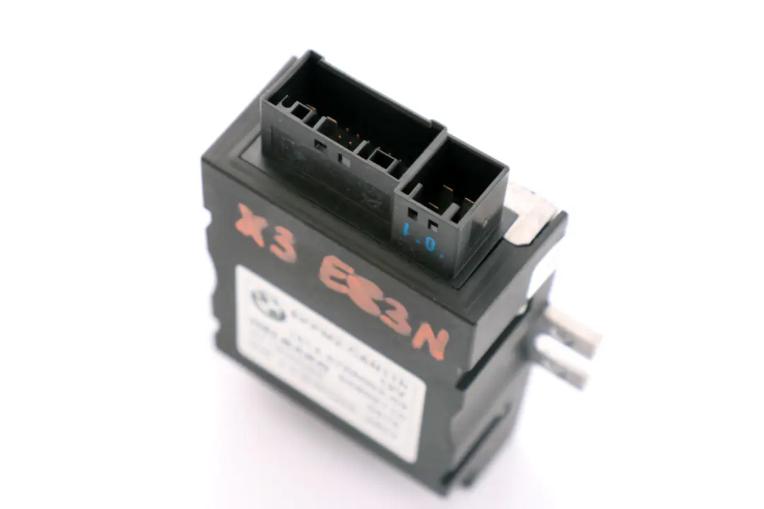 Module De Commande De Pompe À Carburant pour BMW X3 E83 Z4 E85 E86 à propos du numéro de pièce 6766003 BMW X3 E83 Z4 E85 E86 Module De Commande De Pompe À Carburant - SKU 6766003 - Numéro de pièce 6766003
