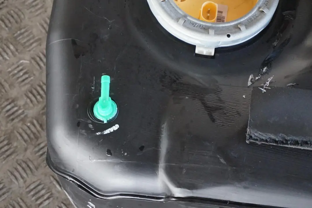 M57 M57N 3.0d Complete Fuel Tank With Pump to BMW X5 Series E53 1 Diesel with Part number 6766597 BMW X5 Series E53 1 Diesel M57 M57N 3.0d Complete Fuel Tank With Pump - SKU 6766597-2 - Part number 6766597