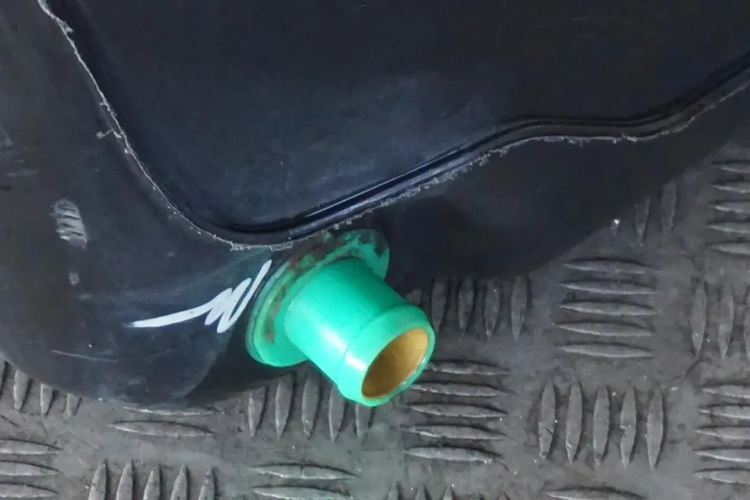 M57 M57N 3.0d Complete Fuel Tank With Pump to BMW X5 Series E53 1 Diesel with Part number 6766597 BMW X5 Series E53 1 Diesel M57 M57N 3.0d Complete Fuel Tank With Pump - SKU 6766597-2 - Part number 6766597