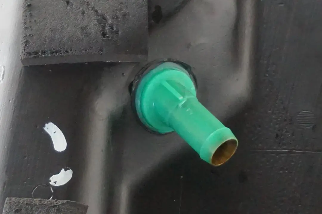 M57 M57N Kompletter Kraftstofftank Diesel für BMW X5 E53 3.0d mit Teilenummer 6766597 BMW X5 E53 3.0d M57 M57N Kompletter Kraftstofftank Diesel - SKU 6766597-2 - Teilenummer 6766597