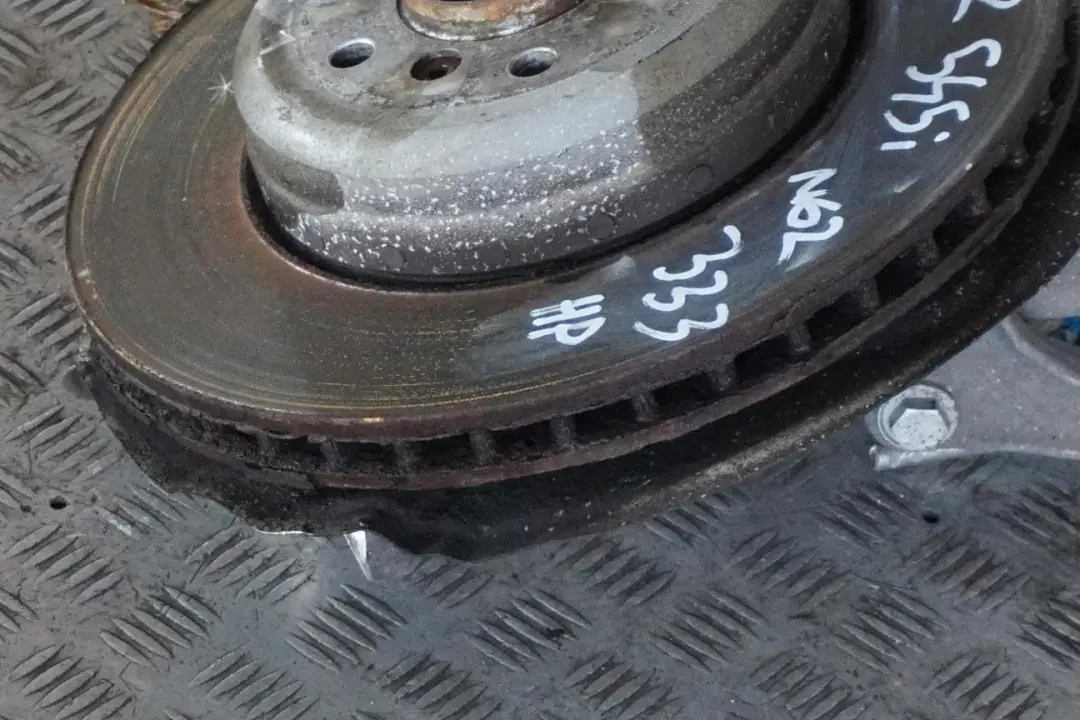 BMW E60 545i Delantero Derecho Muelle Buje Pata Pinza De Freno Disco - SKU 6766994 - Número de pieza 6766994