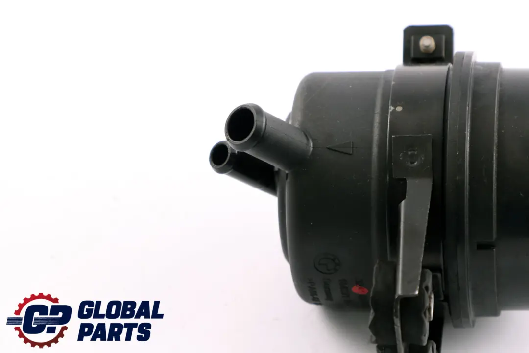 Porta Aceite Radiador Direccion para BMW E81 E87 E90 E91 E92 LCI con número de pieza 6851218 BMW E81 E87 E90 E91 E92 LCI Porta Aceite Radiador Direccion - SKU 6768094 - Número de pieza 6851218