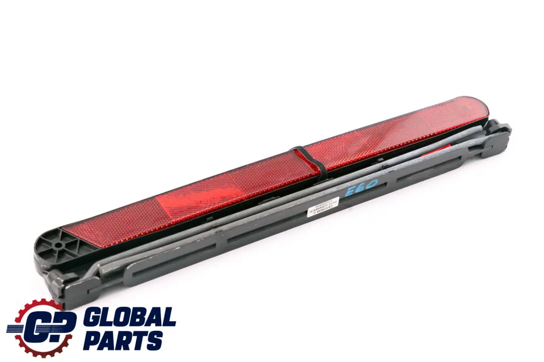 Triangolo Senza Supporto Rosso per BMW E60 E65 E81 E87 con numero di parte 6768272 BMW E60 E65 E81 E87 Triangolo Senza Supporto Rosso - SKU 6768272 - Numero di parte 6768272