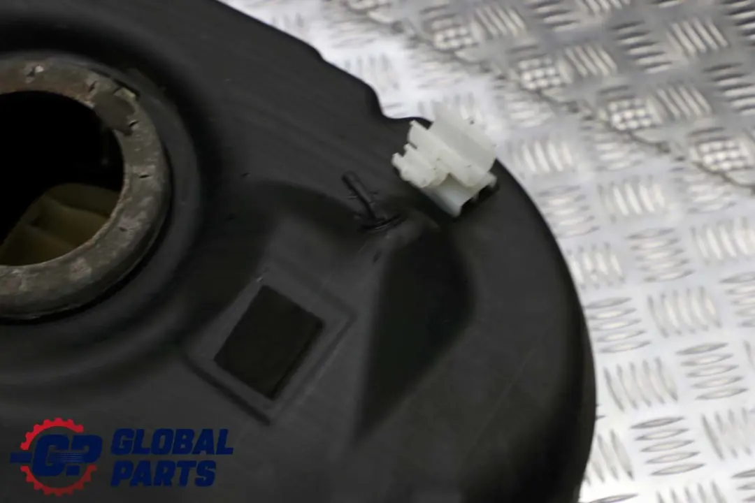 Reihe E46 Nackter Kraftstofftank Diesel für BMW 3 mit Teilenummer 6768482 BMW 3 Reihe E46 Nackter Kraftstofftank Diesel - SKU 6768482 - Teilenummer 6768482