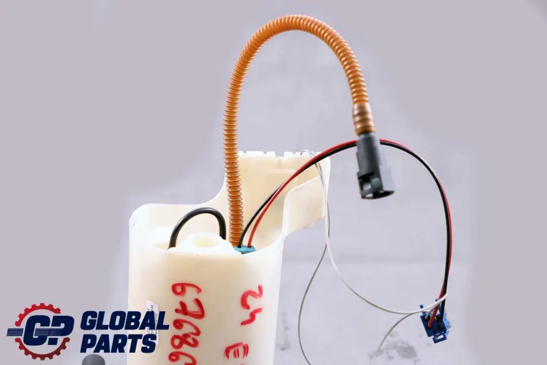 Pompe a Essence, la Carburant emetteur Unit pour BMW Z4 E85 à propos du numéro de pièce 6764663 BMW Z4 E85 Pompe a Essence, la Carburant emetteur Unit - SKU 6768685-1 - Numéro de pièce 6764663