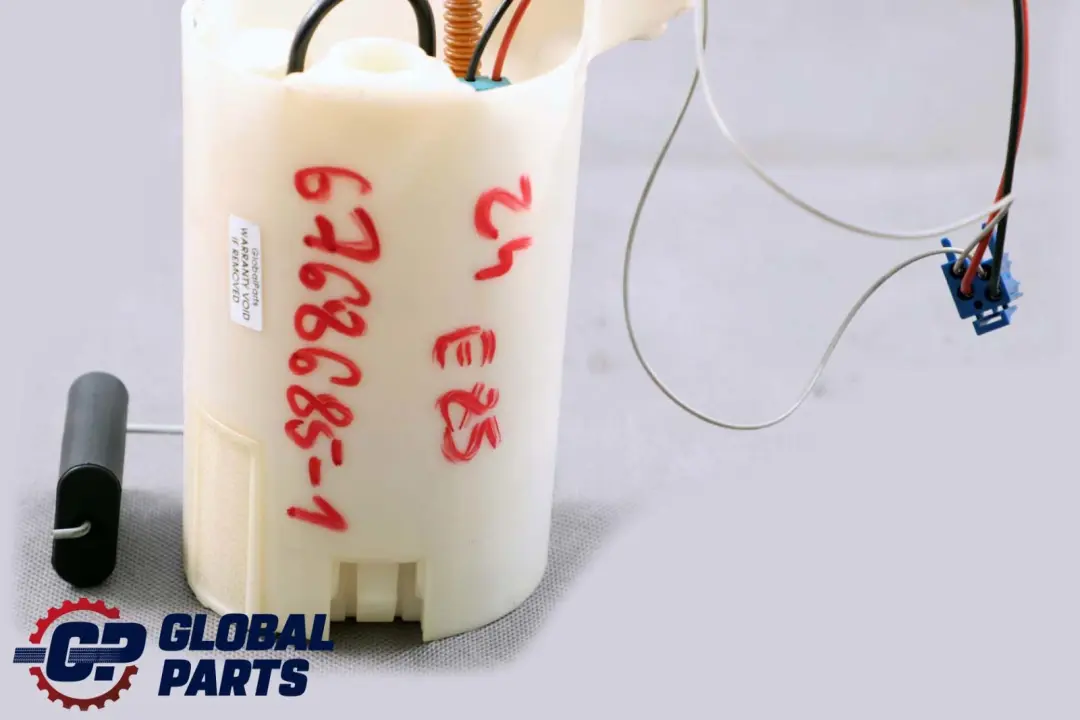 Pompe a Essence, la Carburant emetteur Unit pour BMW Z4 E85 à propos du numéro de pièce 6764663 BMW Z4 E85 Pompe a Essence, la Carburant emetteur Unit - SKU 6768685-1 - Numéro de pièce 6764663