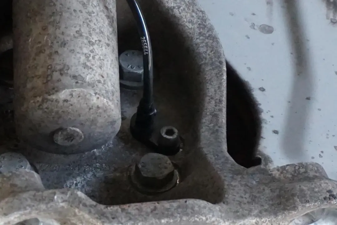 N52 258PS Kit Amortisseur Pivotement a L'Avant Gauche pour BMW 5 E61 530i à propos du numéro de pièce 6768795 BMW 5 E61 530i N52 258PS Kit Amortisseur Pivotement a L'Avant Gauche - SKU 6768795-2 - Numéro de pièce 6768795