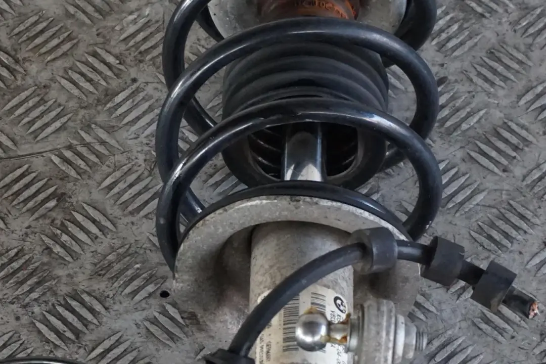 N52 Front Left N/S Spring Brake Suspension Leg Hub to BMW 5 E61 Touring 530i with Part number 6768795 BMW 5 E61 Touring 530i N52 Front Left N/S Spring Brake Suspension Leg Hub - SKU 6768795-2 - Part number 6768795