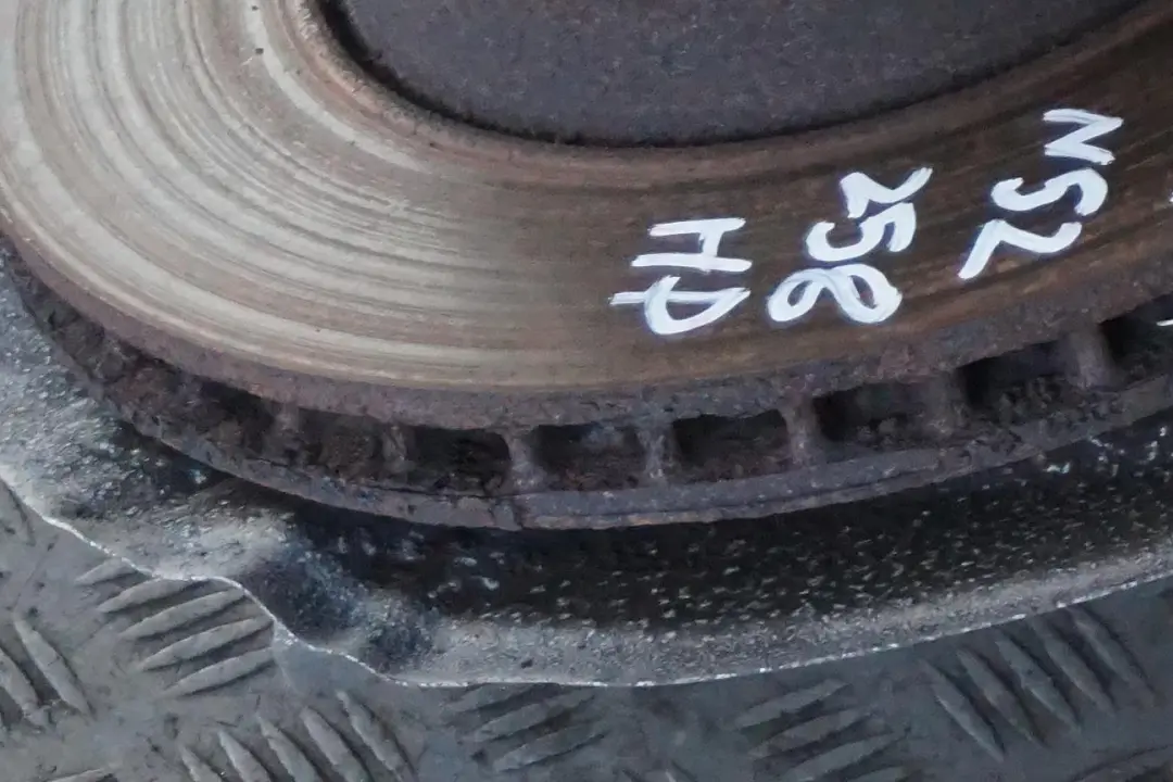 N52 258HP Zwrotnica amortyzator prawy do BMW E61 530i o numerze 6768796 BMW E61 530i N52 258HP Zwrotnica amortyzator prawy - SKU 6768796-1 - Numer Części 6768796