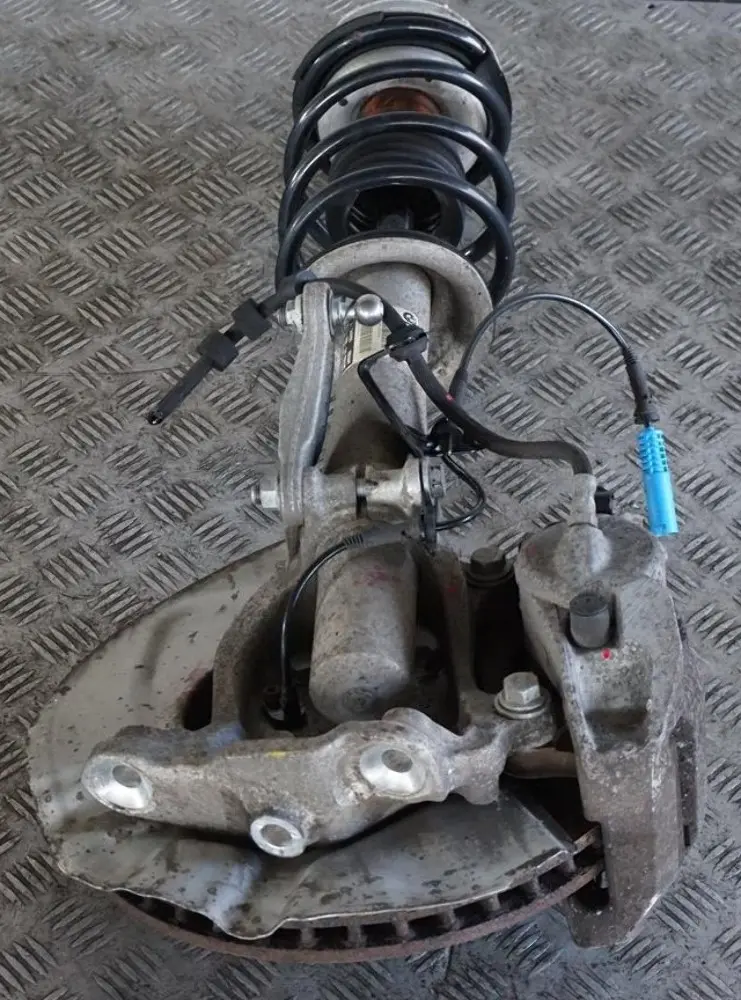 BMW 5 E61 Touring 530i N52 Front Right O/S Spring Brake Suspension Leg Hub - SKU 6768796-1 - Part number 6768796