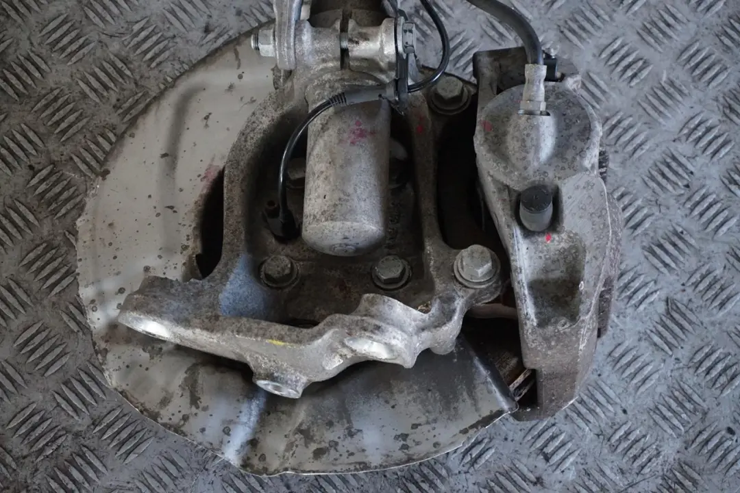 BMW E61 530i N52 258HP Zwrotnica amortyzator prawy - SKU 6768796-1 - Numer Części 6768796