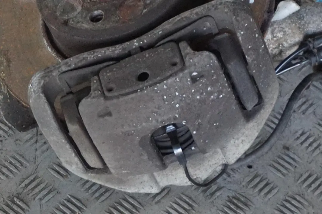 M57N2 Delantero Izquierdo Muelle Freno Suspension Pata Buje para BMW E61 Touring 525d con número de pieza 6768797 BMW E61 Touring 525d M57N2 Delantero Izquierdo Muelle Freno Suspension Pata Buje - SKU 6768797-1 - Número de pieza 6768797