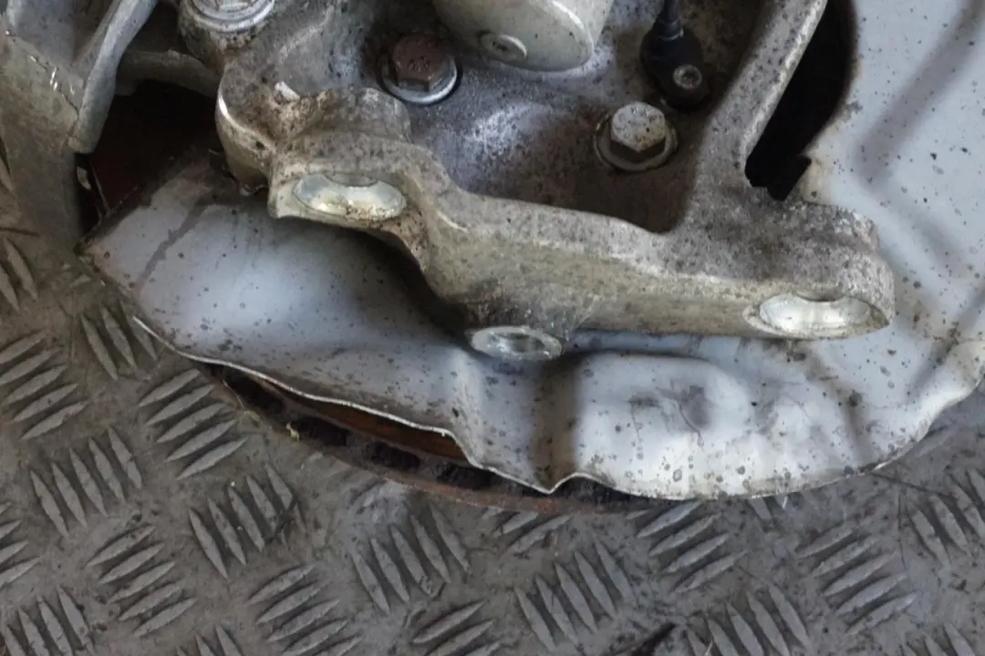 M57N2 Delantero Izquierdo Muelle Freno Suspension Pata Buje para BMW E61 Touring 525d con número de pieza 6768797 BMW E61 Touring 525d M57N2 Delantero Izquierdo Muelle Freno Suspension Pata Buje - SKU 6768797-1 - Número de pieza 6768797