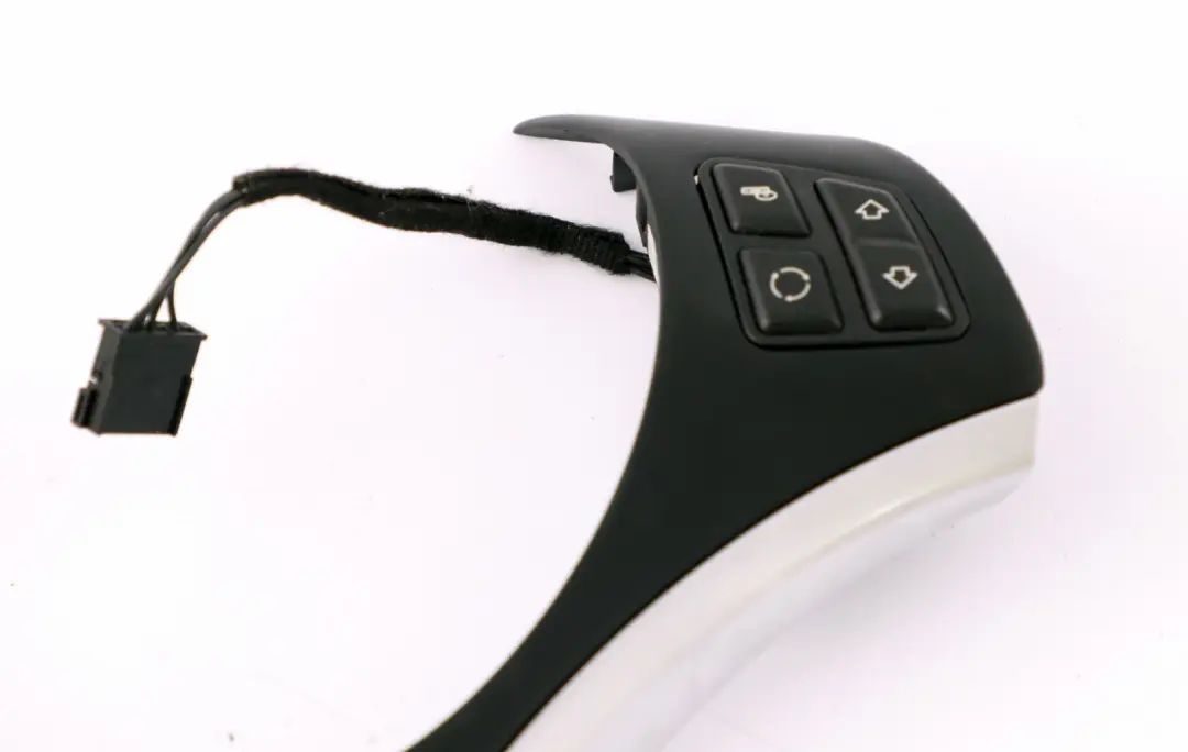Przyciski Przełączniki Multifunkcji Kierownicy do BMW E87 E90 o numerze 6769894 BMW E87 E90 Przyciski Przełączniki Multifunkcji Kierownicy - SKU 6769894 - Numer Części 6769894