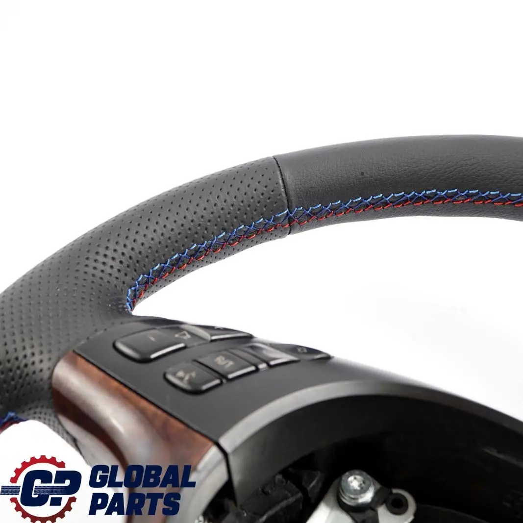 Volant sport en cuir noir à 3 branches M-tricoloured Threads pour BMW E46 NEW à propos du numéro de pièce 6770416 BMW E46 NEW Volant sport en cuir noir à 3 branches M-tricoloured Threads - SKU 6770416-2 - Numéro de pièce 6770416