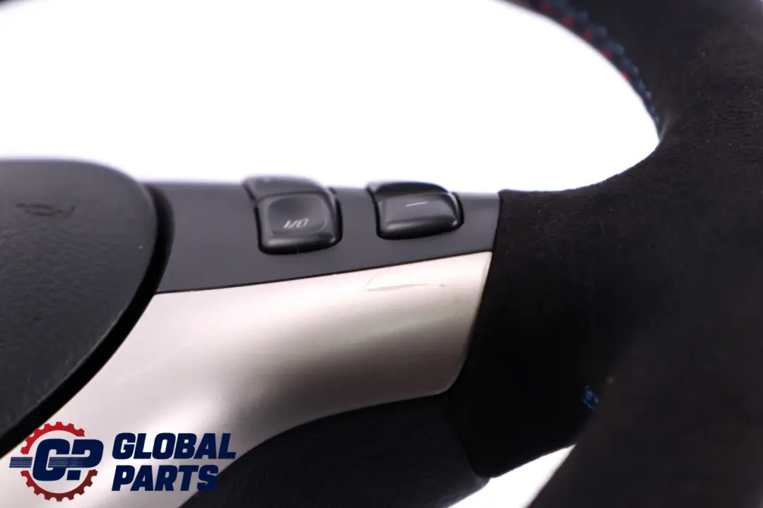 NUEVO Cuero Negro / Alcantara Volante deportivo 3 radios para BMW E53 con número de pieza 6770423 BMW E53 NUEVO Cuero Negro / Alcantara Volante deportivo 3 radios - SKU 6770423-3 - Número de pieza 6770423