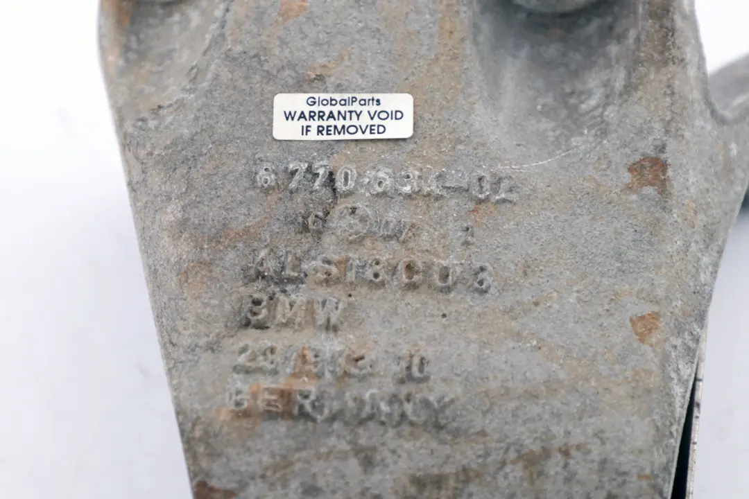 M57N2 Bracket Right O/S Engine Mount Holder to BMW E60 E61 530d with Part number 6770634 BMW E60 E61 530d M57N2 Bracket Right O/S Engine Mount Holder - SKU 6770632 - Part number 6770634