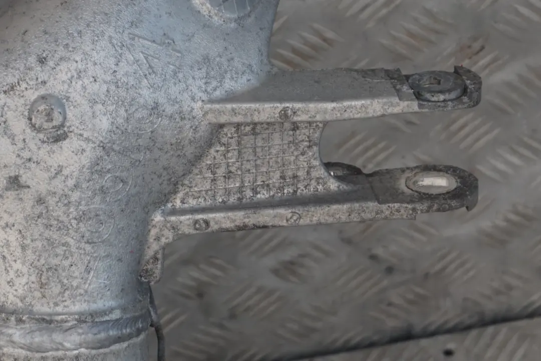 Wózek Sanki Belka Tył Tylne do BMW E63 E64 o numerze 6770842 BMW E63 E64 Wózek Sanki Belka Tył Tylne - SKU 6770842 - Numer Części 6770842