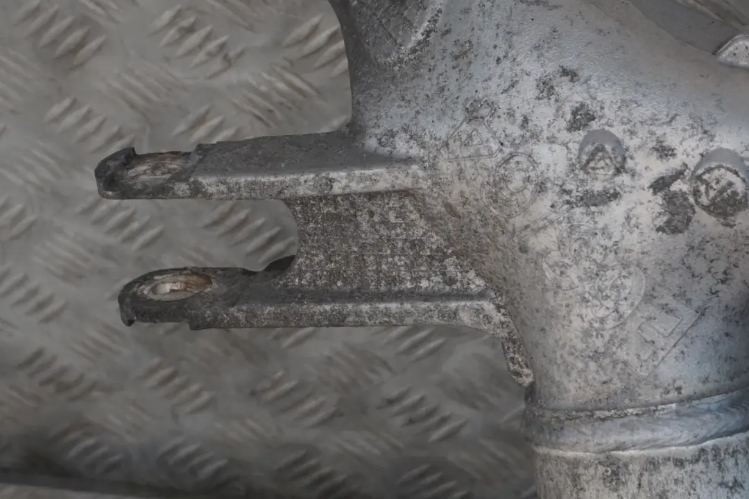 Wózek Sanki Belka Tył Tylne do BMW E63 E64 o numerze 6770842 BMW E63 E64 Wózek Sanki Belka Tył Tylne - SKU 6770842 - Numer Części 6770842