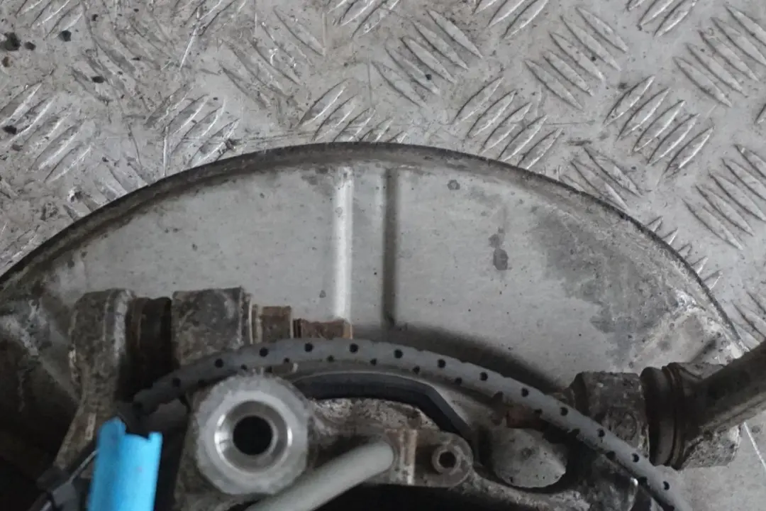 BMW E60 530d M57N Zawieszenie zwrotnica lewy tył - SKU 6770905-12 - Numer Części 6770905