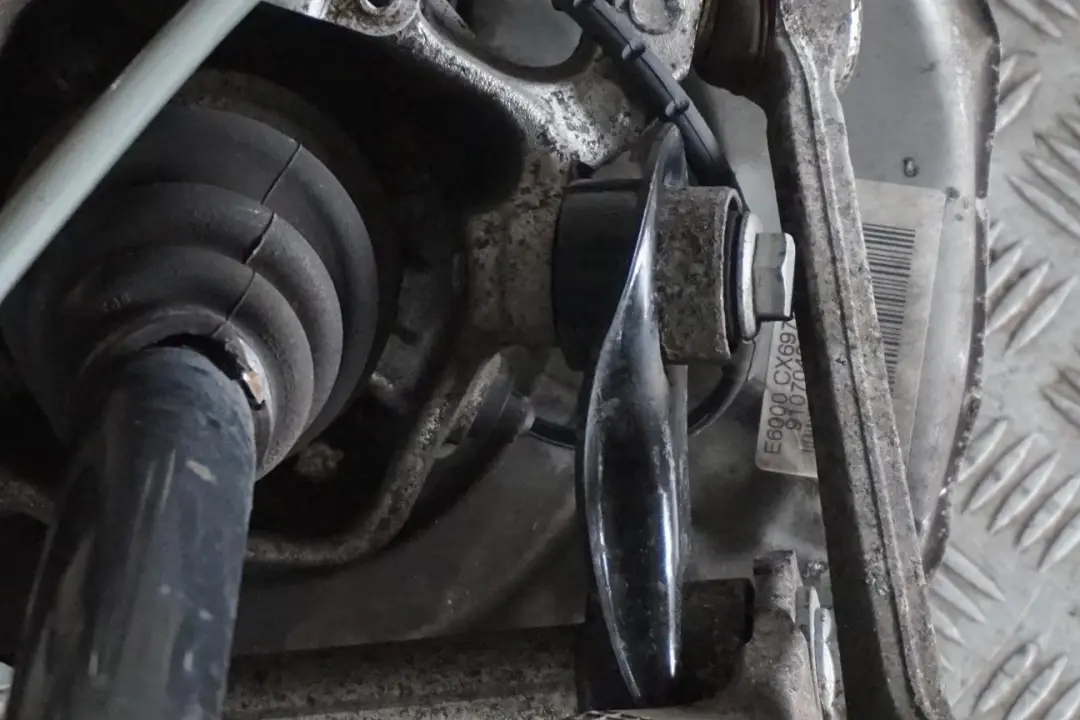 M47N2 Eje de Salida Trasero Izquierdo Pata Suspension Soporte Rueda para BMW E60 520d con número de pieza 6770905 BMW E60 520d M47N2 Eje de Salida Trasero Izquierdo Pata Suspension Soporte Rueda - SKU 6770905-13 - Número de pieza 6770905