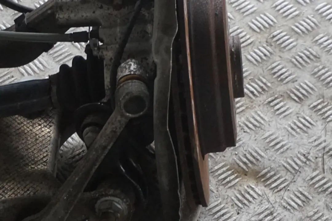 M47N2 Eje de Salida Trasero Izquierdo Pata Suspension Soporte Rueda para BMW E60 520d con número de pieza 6770905 BMW E60 520d M47N2 Eje de Salida Trasero Izquierdo Pata Suspension Soporte Rueda - SKU 6770905-13 - Número de pieza 6770905