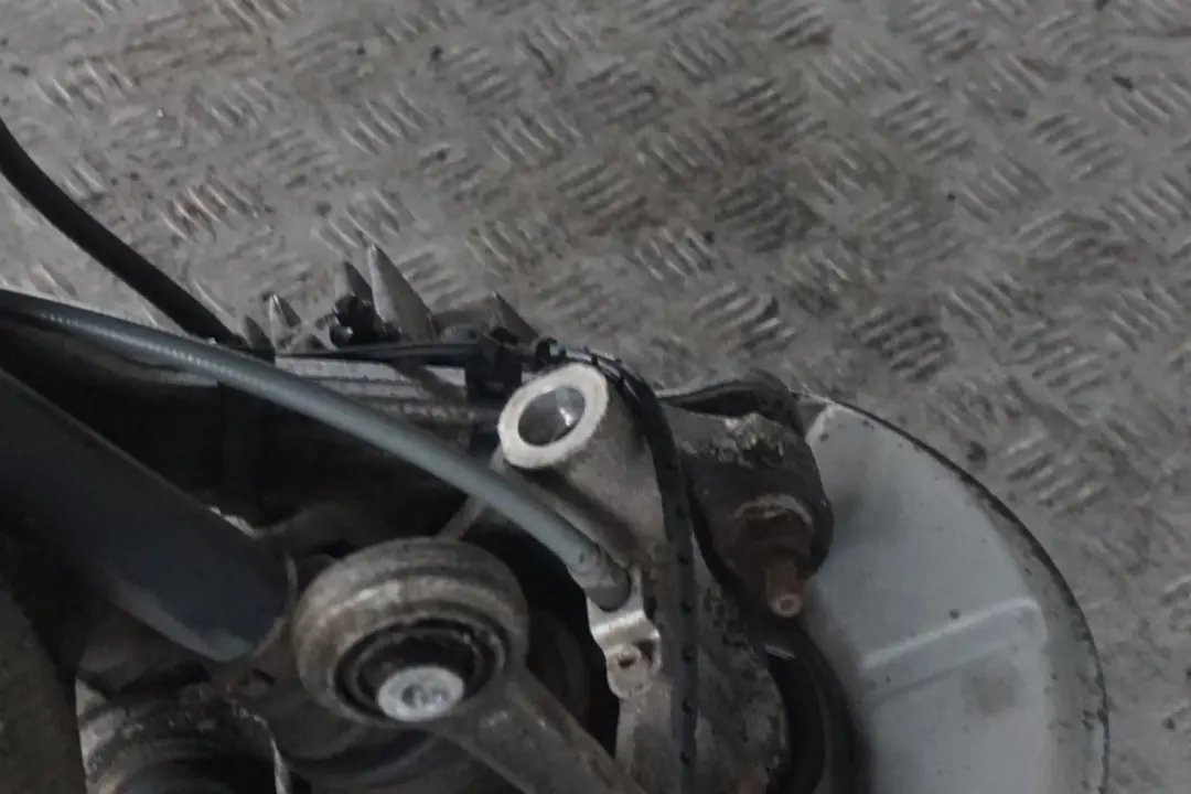 BMW 5 E60 530d M57N2 231PS Radträger Hinten Links Schwenklager - SKU 6770905-14 - Teilenummer 6770905