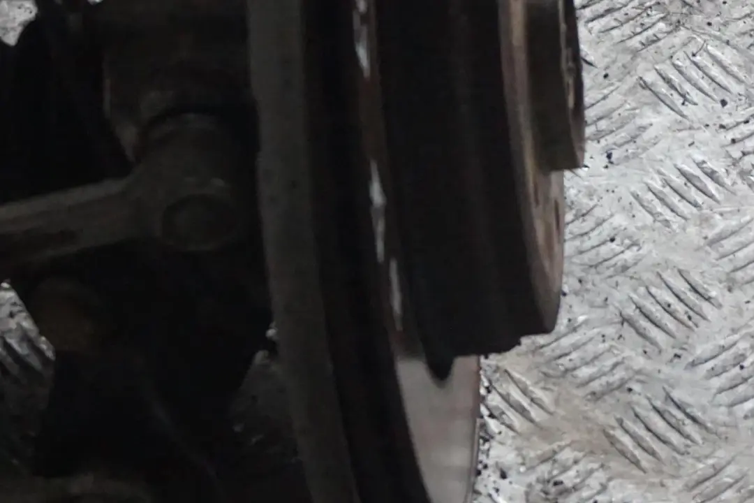 M57N M57N2 Rear Left N/S Hub Leg Carrier Brake Disc Caliper to BMW 5 E60 530d with Part number 6770905 BMW 5 E60 530d M57N M57N2 Rear Left N/S Hub Leg Carrier Brake Disc Caliper - SKU 6770905-14 - Part number 6770905