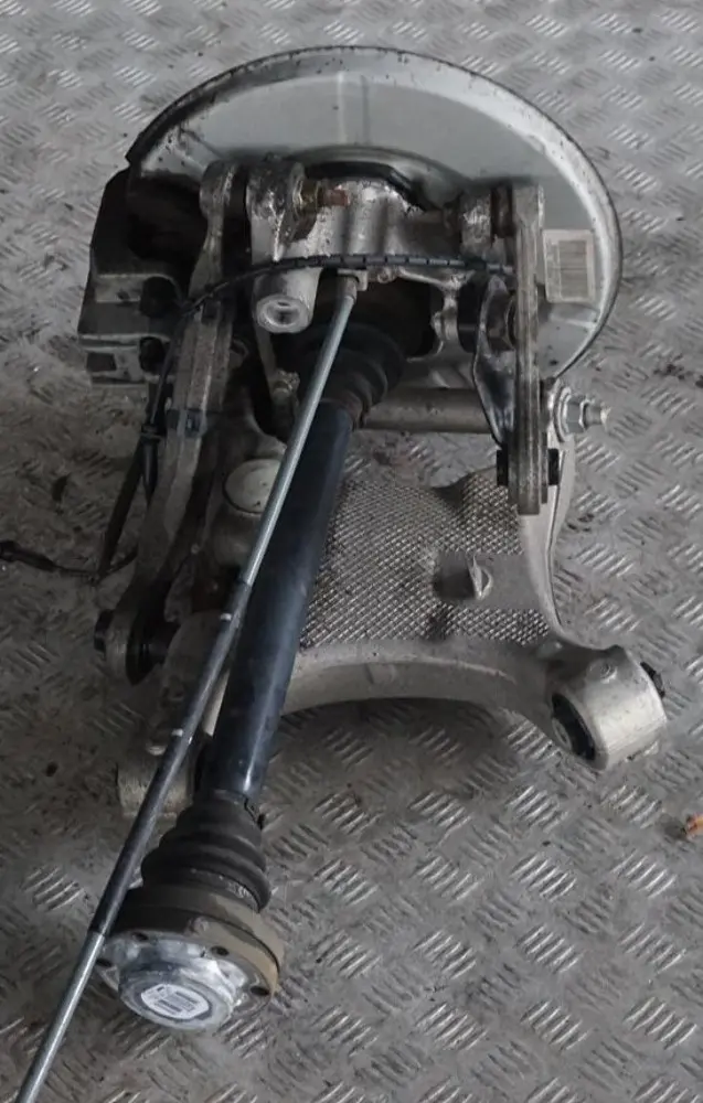 BMW 5 E60 530d M57N2 231PS Radträger Hinten Links Schwenklager - SKU 6770905-14 - Teilenummer 6770905